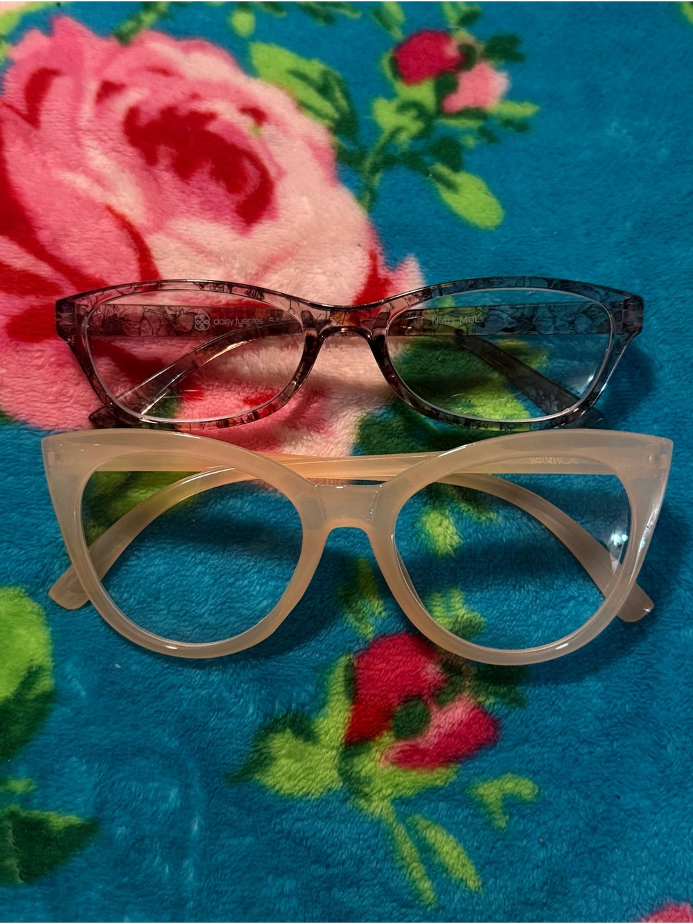 Lot/Bundle of two reading glasses +2.50 strength